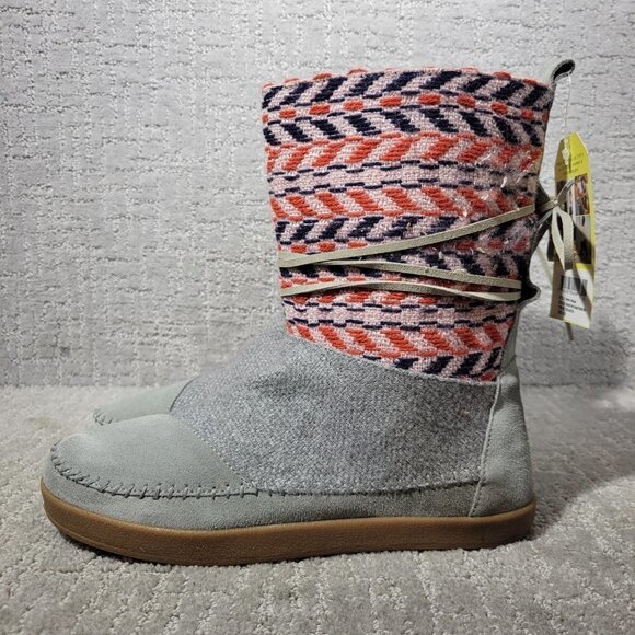TOMS Nepal Women's Size 9.5 US Gray Cow Leather Aztec Knit Ankle Boots - Picture 1 of 10